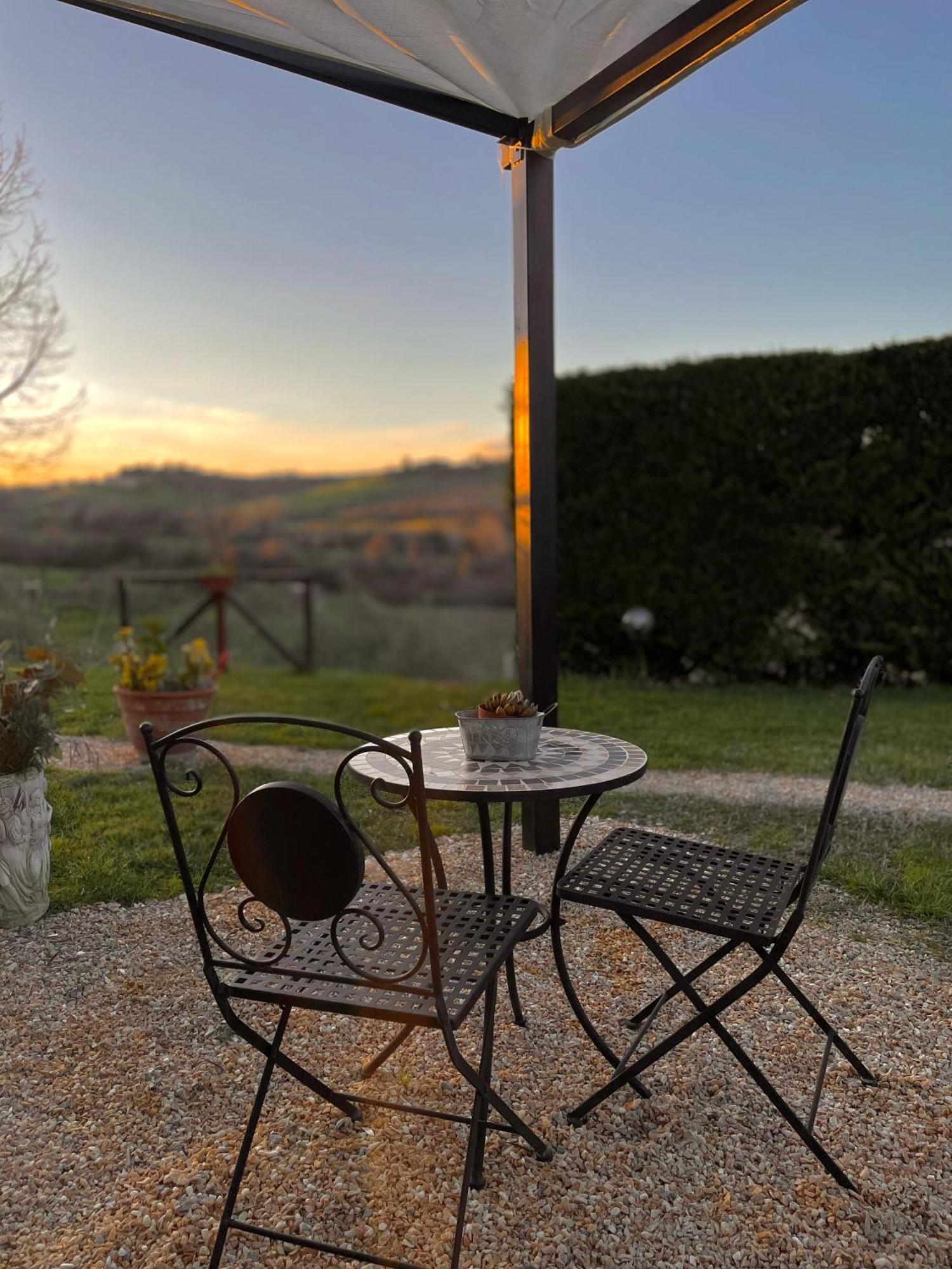 Agriturismo La Corte Del Sole Siena Exterior foto